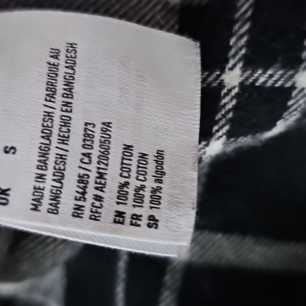 American Eagle (2) Flannel Shirts Mens Size Small EUC Long Sleeve Classic Fit - Picture 3 of 6